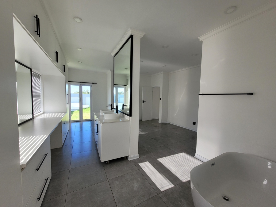 3 Bedroom Property for Sale in Aston Bay Eastern Cape